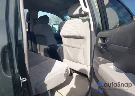 2011 Toyota Tundra Grade 4.6L V8 z USA, uszkodzony, nr VIN 5TFRM5F1XBX022428